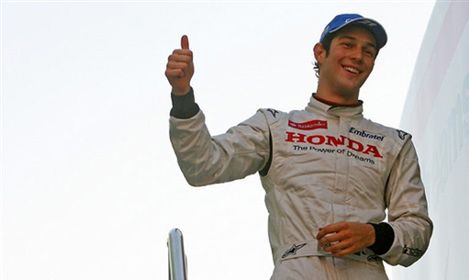 Bruno Senna blisko Mercedesa