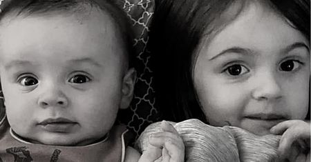 "Przyjaciel" rodziny zaatakował dzieci. Oboje nie żyją, a ich mama walczy o życie w szpitalu