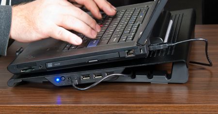 CM NotePal U Stand - aluminiowa podstawka pod laptopa
