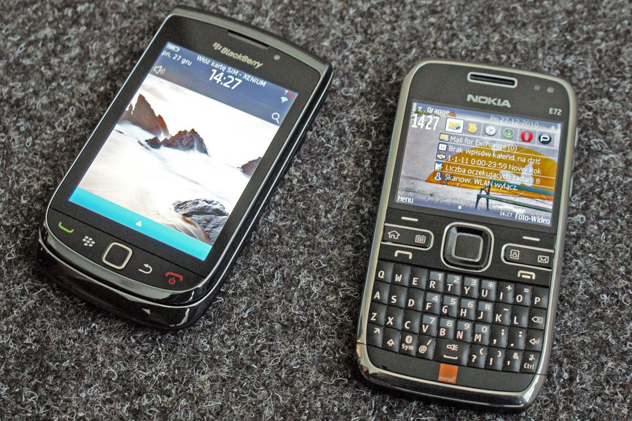 Porównanie z Nokią E72