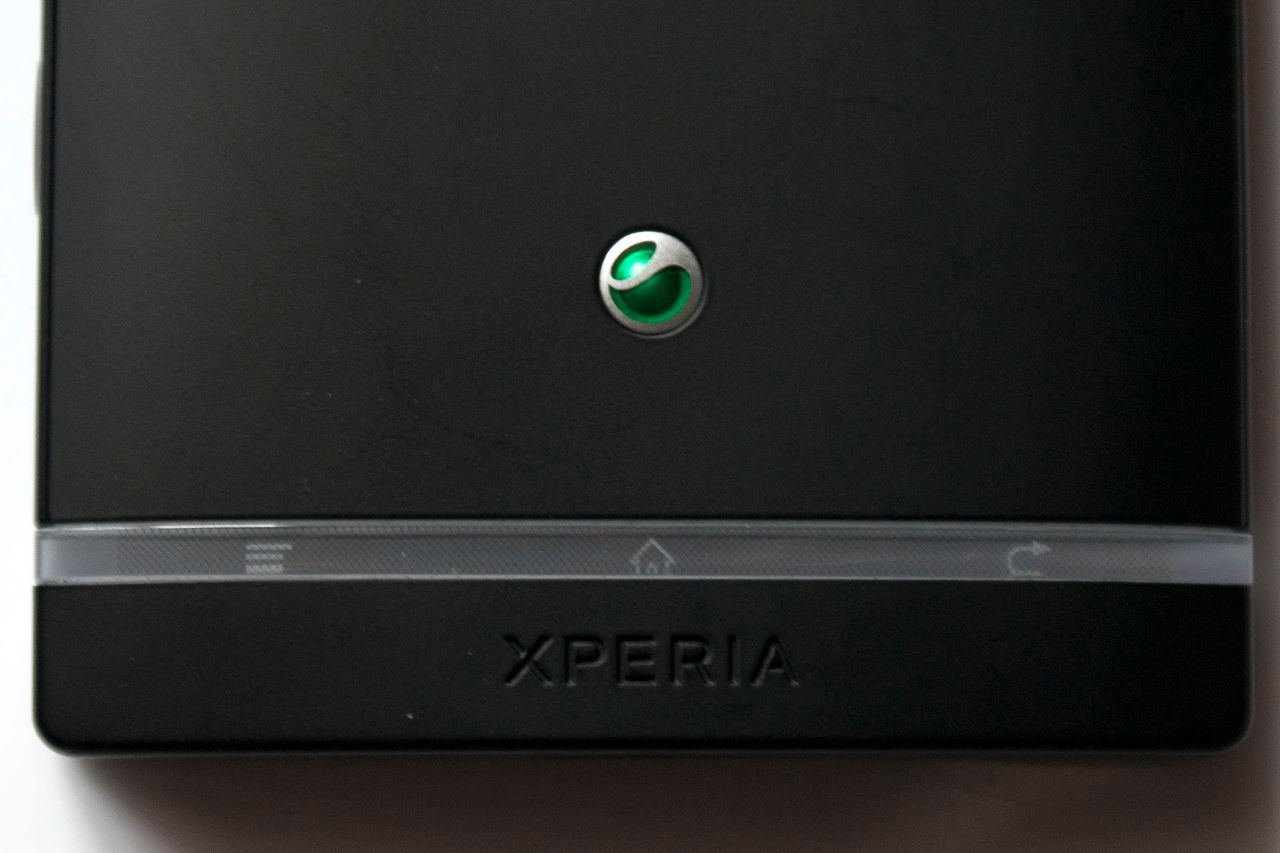 Tej Xperii wyskoczył mały Ericsson na plecach! :)