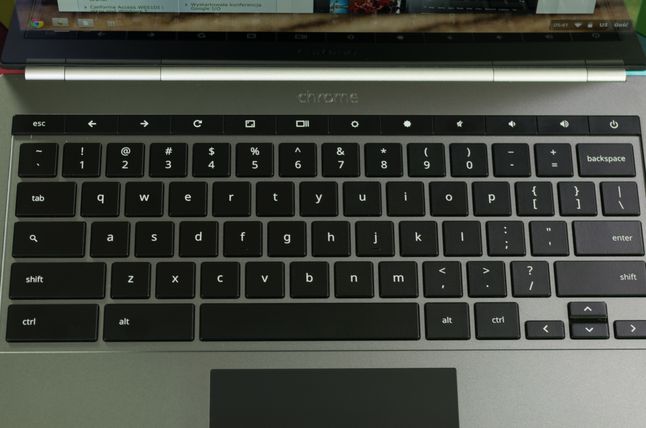 350038270871103425