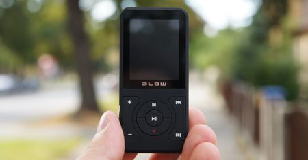 BLOW X12 4GB — tanio, lekko i przyjemnie