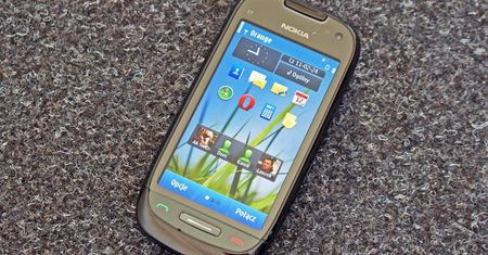 Nokia C7 - prawie jak iPhone?