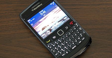 BlackBerry Bold 9780 - QWERTY bez pasa cnoty