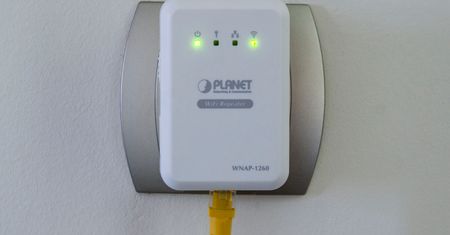 Zrób sobie WiFi z repeaterem Planet WNAP-1260
