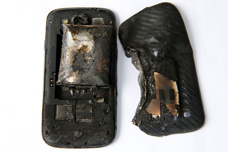 Kolejna smartfonowa eksplozja — Samsung Galaxy SIII poparzył 18-letnią Szwajcarkę