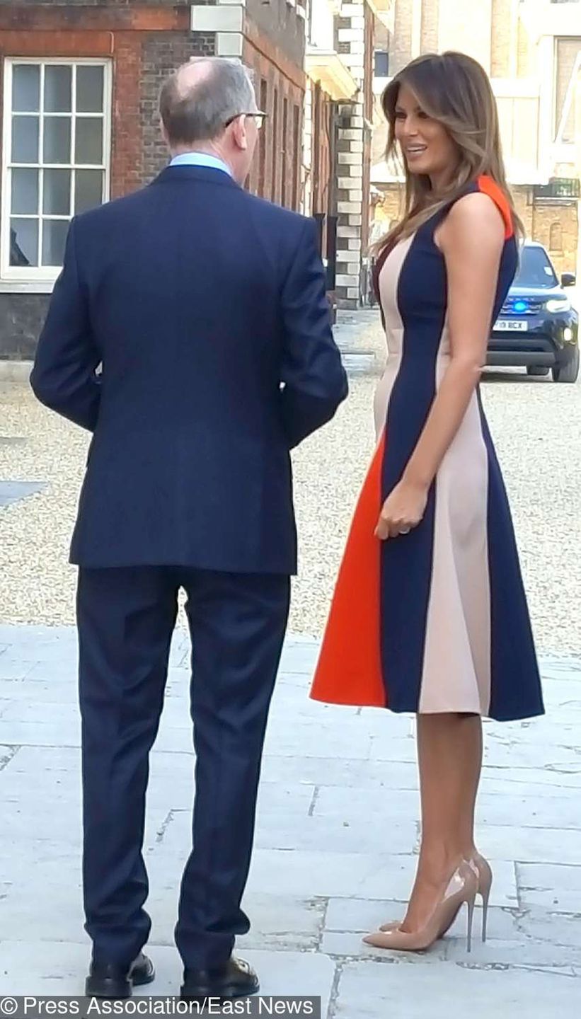 Melania Trump w Wielkiej Brytanii w sukience od Victorii Beckham