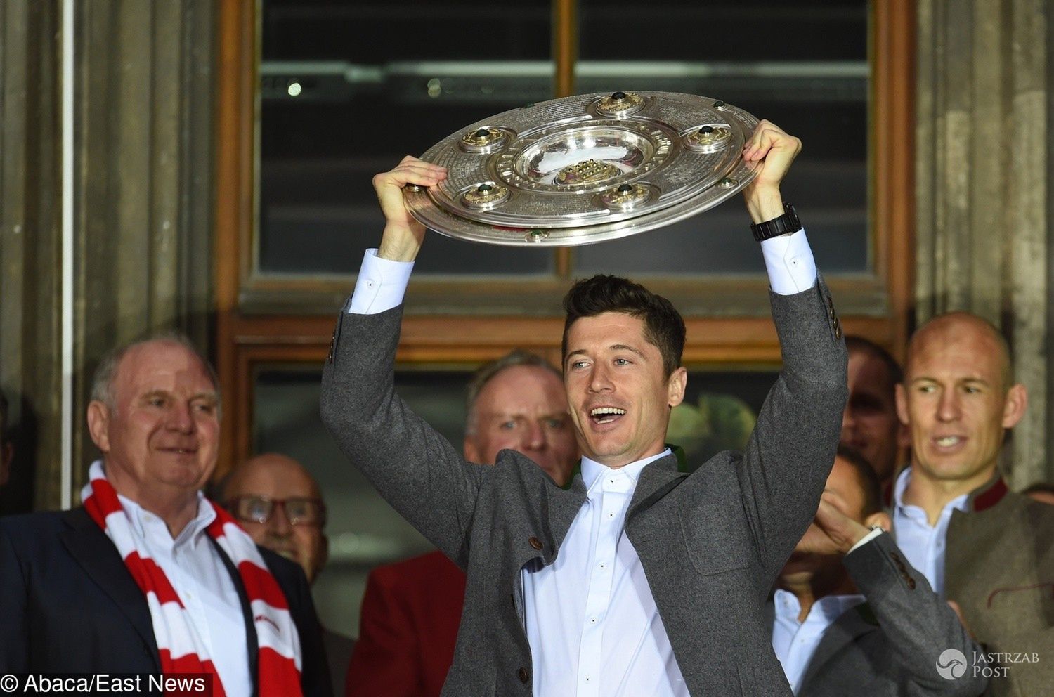 Robert Lewandowski cieszy się z wygranej Bayern Monachium
