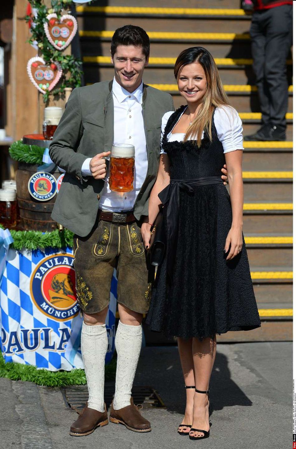 Robert Lewandowski i Anna Lewandowska w bawarskich strojach ludowych – Oktoberfest 2015