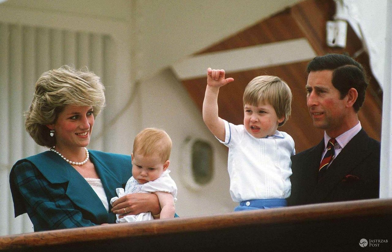 Księżna Diana i książę Harry oraz książę William i książę Karol, 1985 r. (fot. East News)