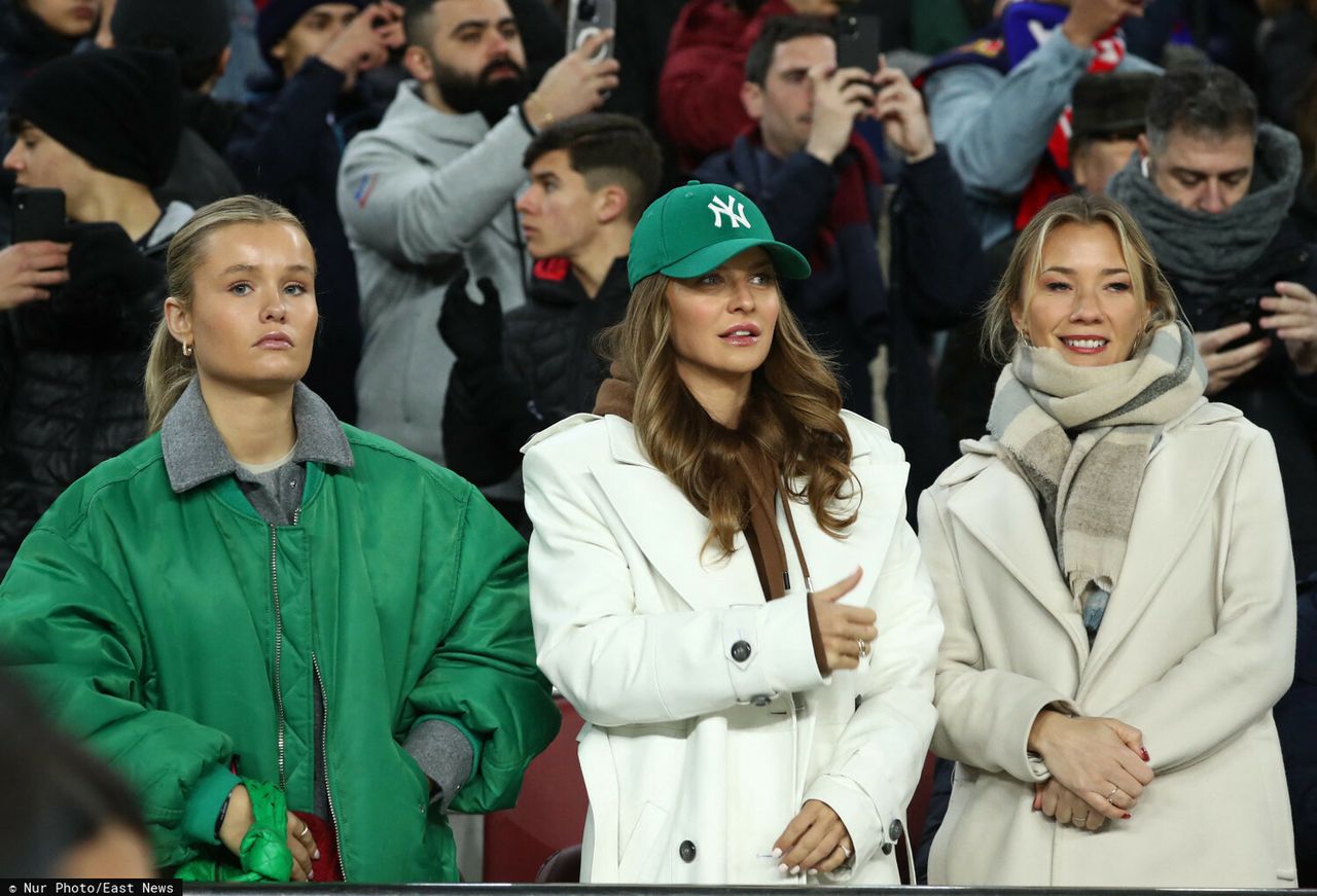 Mikky Kiemeney, Anna Lewandowska i Gatica na meczu FC Barcelona