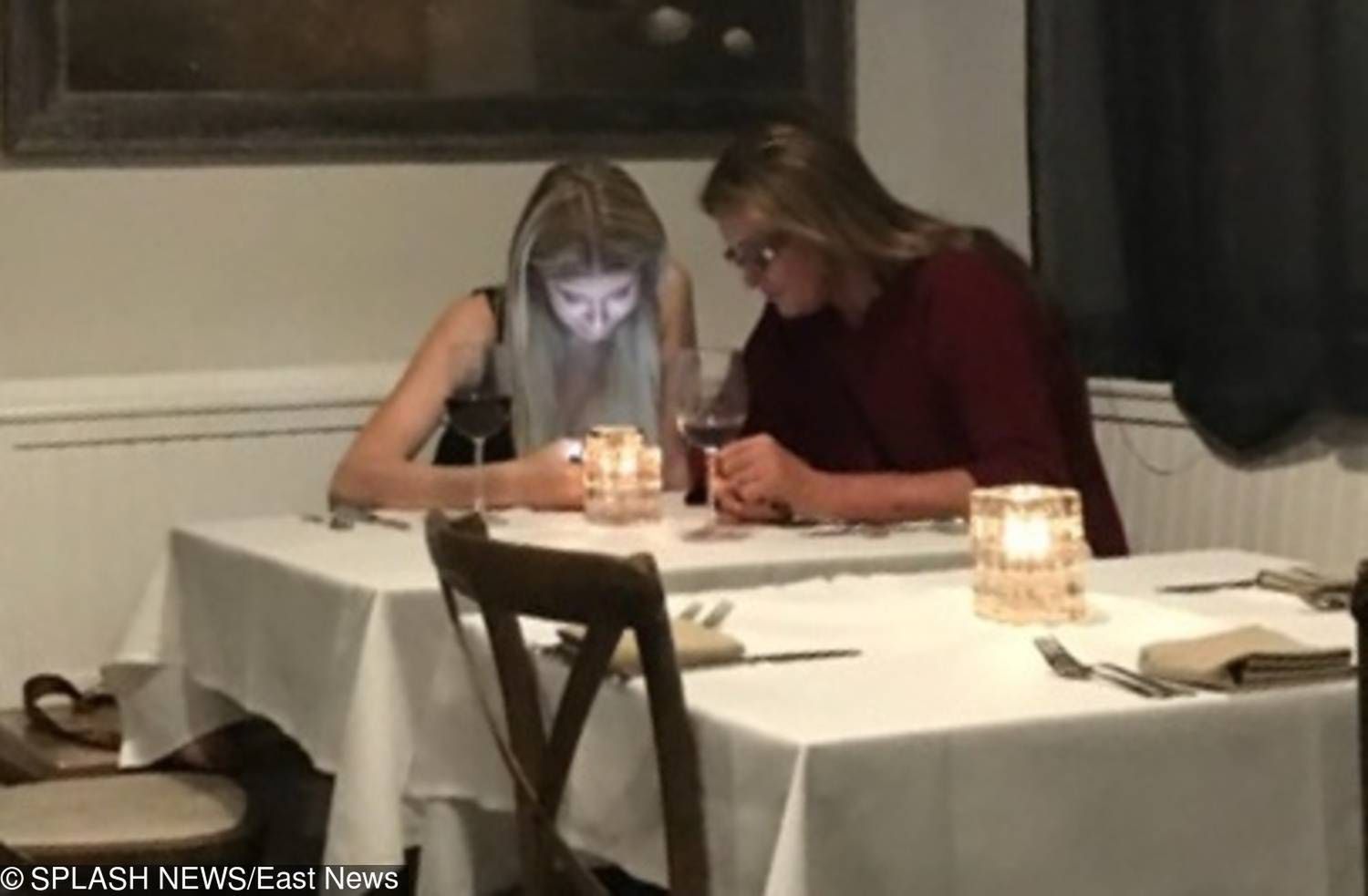 Sophia Hutchins i Caitlyn Jenner w restauracji