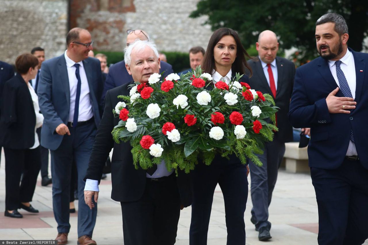 Marta Kaczyńska i Jarosław Kaczyński - Miesięcznica pogrzebu pary prezydenckiej na Wawelu w dniu urodzin Jaroslawa Kaczyńskiego