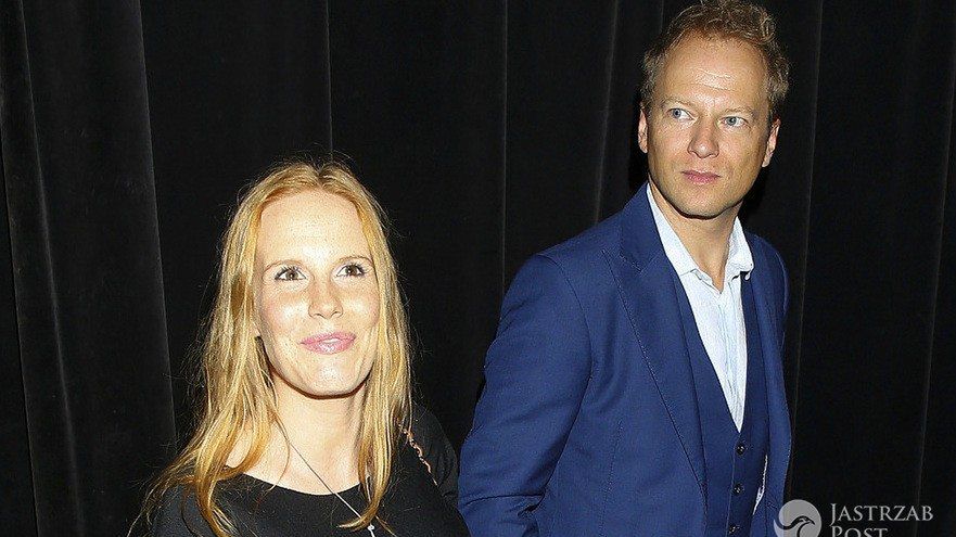 Maciej Stuhr z ukochaną na premierze filmowej