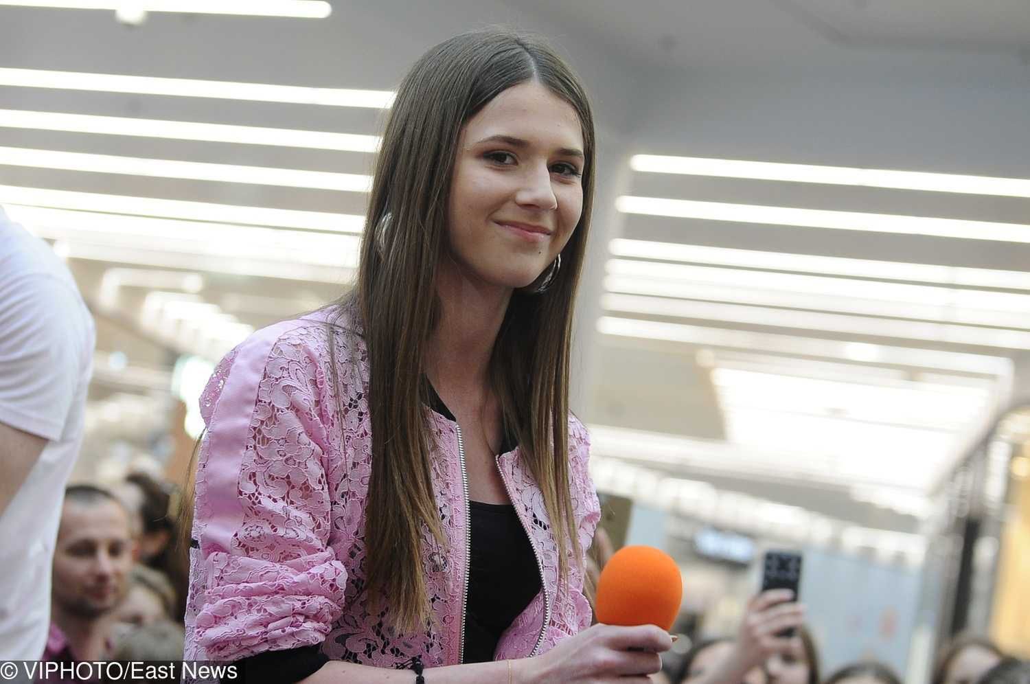 Roksana Węgiel w sportowej stylizacji promuje płytę