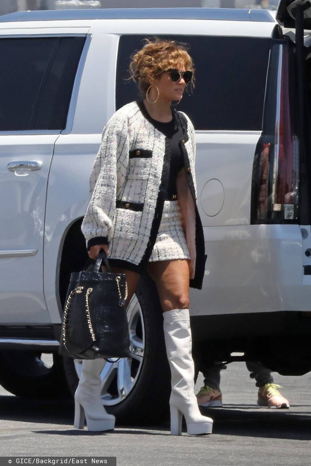 Jennifer Lopez zabiera psa do odrzutowca
