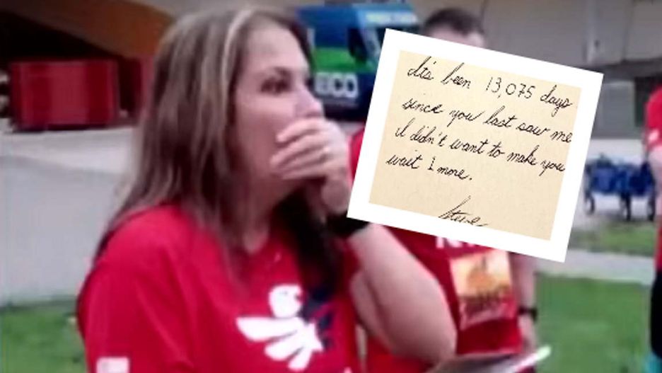 Otrzymała od nieznanej osoby kartkę. "Minęło 13 075 dni"