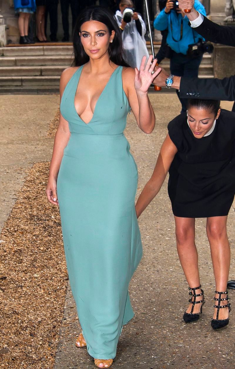 Kim Kardashian myśli, że jest  księżną Kate?!