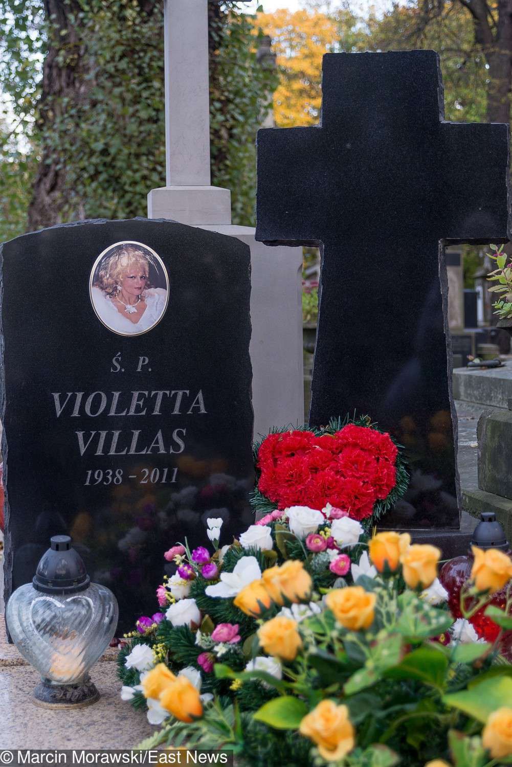 Grób Violetty Villas na Powązkach obecnie