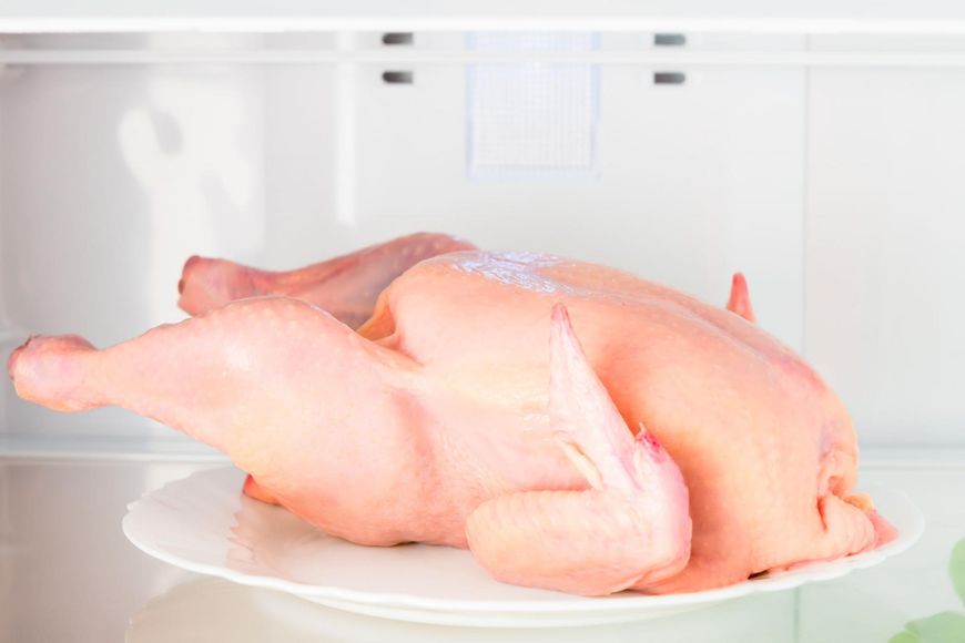 rozmrażanie mięsa w lodówce [123rf.com]