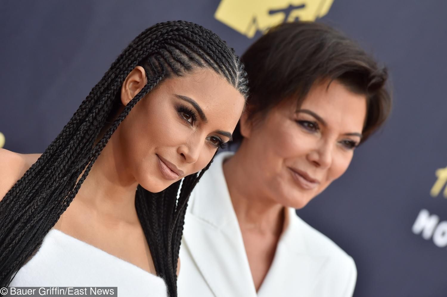 Kim Kardashian i Kris Jenner w 2018 MTV Movie oraz TV Awards w Barker Hangar  w Santa Monica w Kalifornii