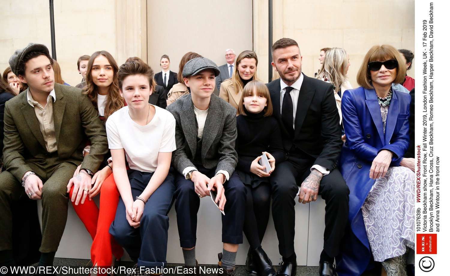 David Beckham z dziećmi i Anną Wintour na pokazie Victorii Beckham