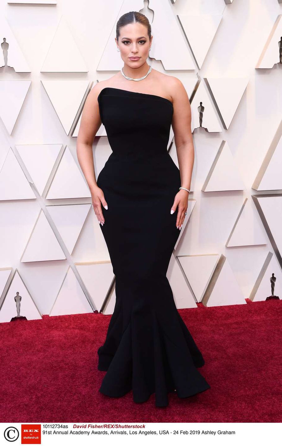 Ashley Graham – Oscary 2019, kreacja: Zac Posen