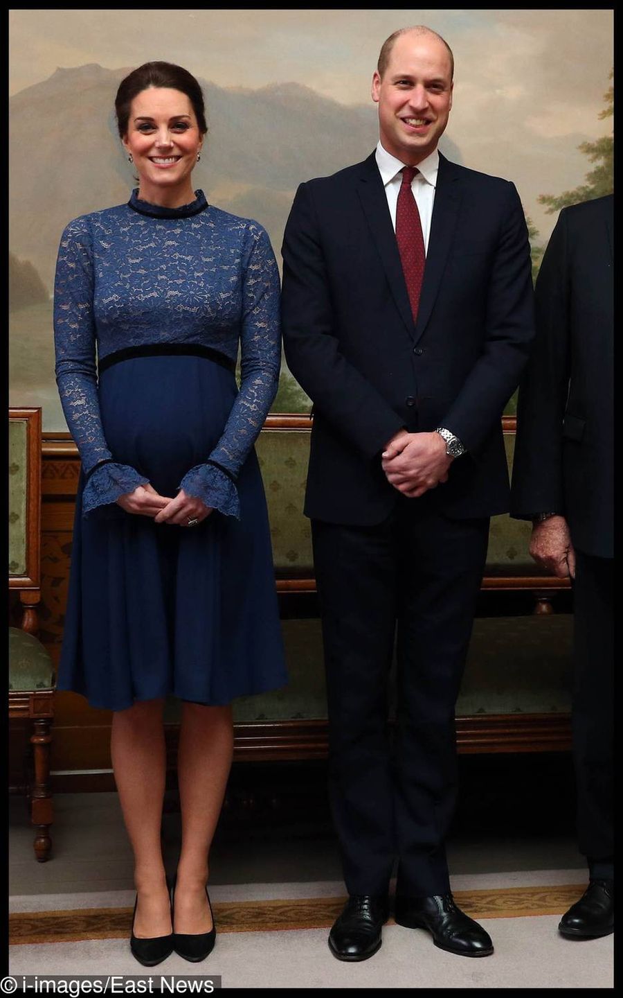 Image ??Licensed to i-Images Picture Agency. 01/02/2018. Oslo, Norway. Duke & Duchess of Cambridge tour of Sweden & Norway-Day three. Prince William, The Duke of Cambridge accompanied by his wife Catherine the Duchess of Cambridge  are welcomed by King of Norway Harald V. and Queen Sonja , Crown Prince Haakon and Crown Princess Mette-Marit  at the Royal Palace in Oslo, Norway, on day three of their Royal Tour to Sweden and Norway. Picture by i-Images / Pool