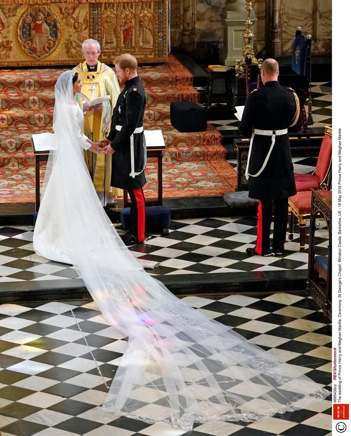 Księżna Meghan w sukni ślubnej Givenchy