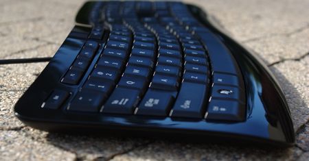 Microsoft Comfort Curve Keyboard 3000 — niedrogo i ergonomicznie