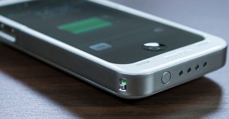 mophie juice pack air — smukły kompromis dla głodnego iPhone'a