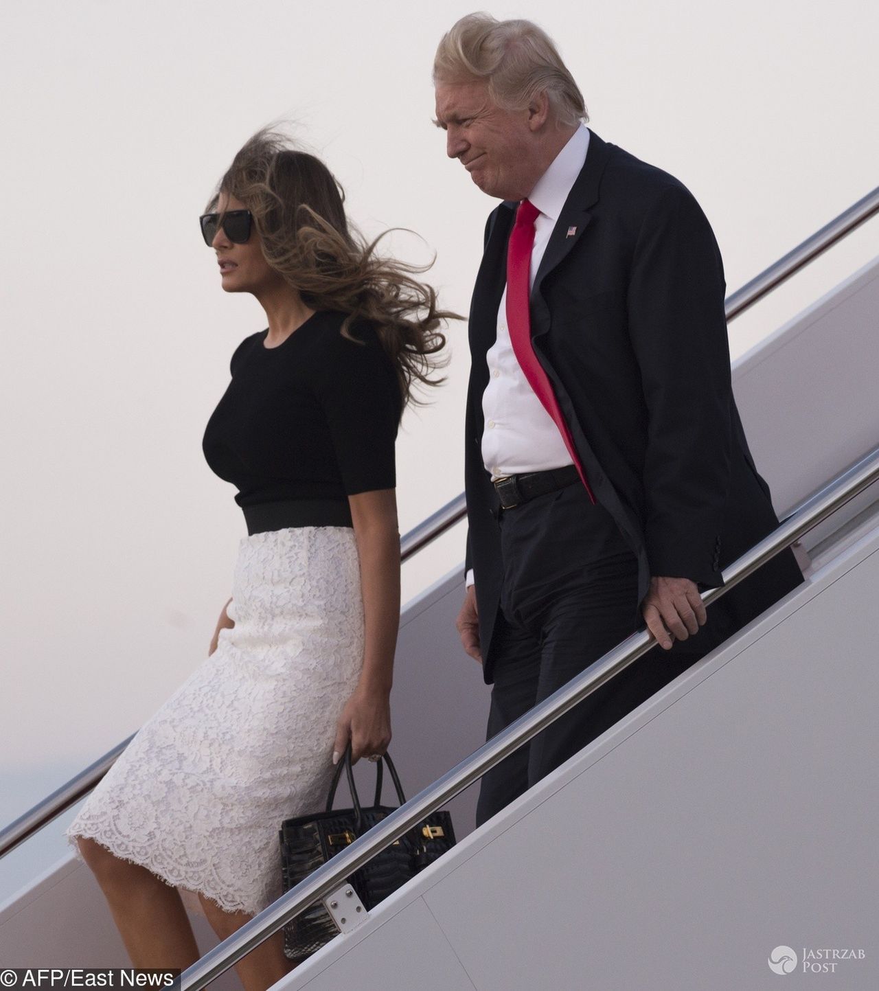 Melania Trump w czarno-białej stylizacji