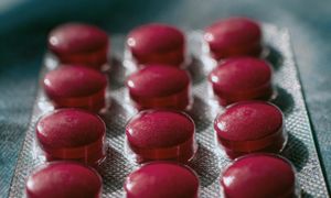 Popularny lek na przeziębienie wycofany. Nie wolno go przyjmować