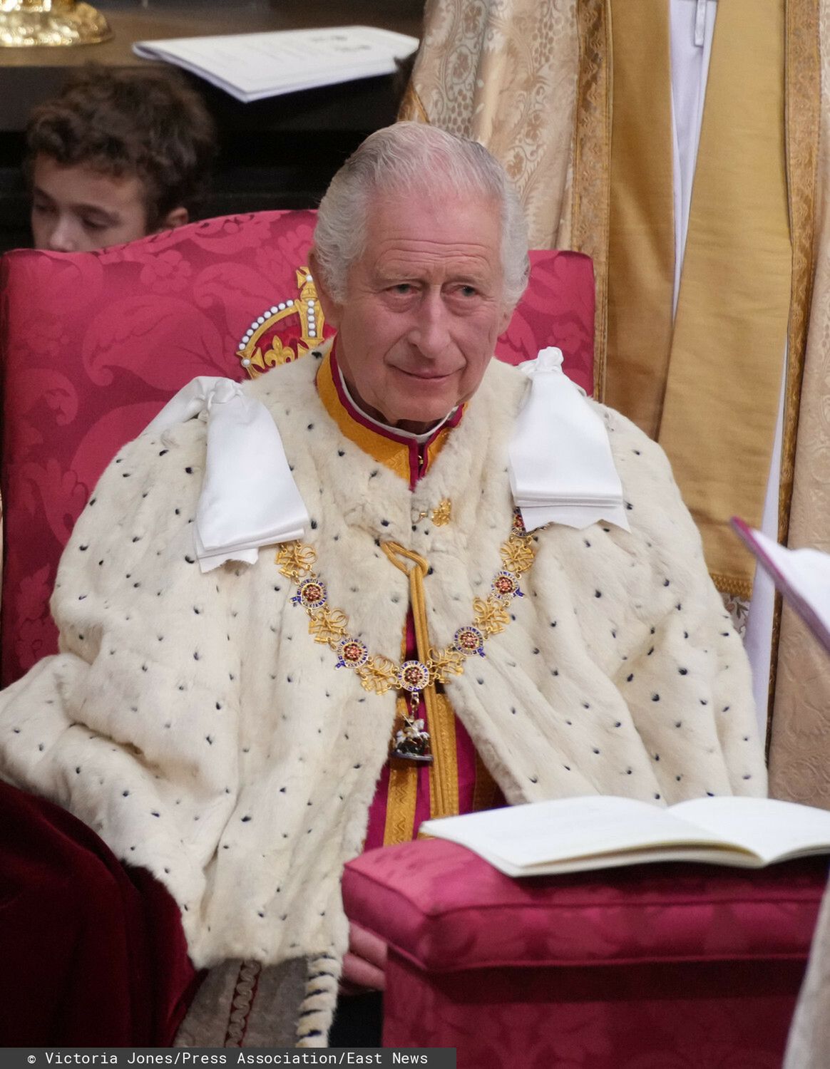 Król Karol III podczas swojej koronacji (fot. East News)