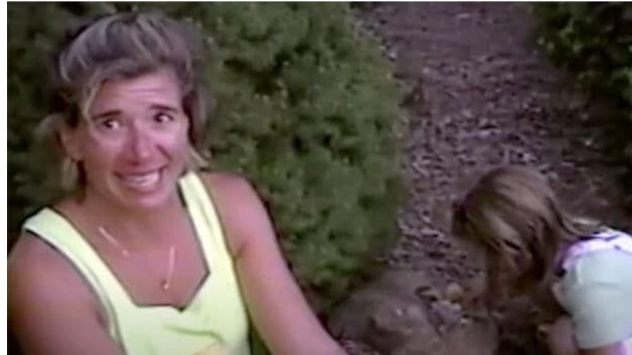 Syn chce rozwiązać sprawę morderstwa matki. Starania udokumentuje film