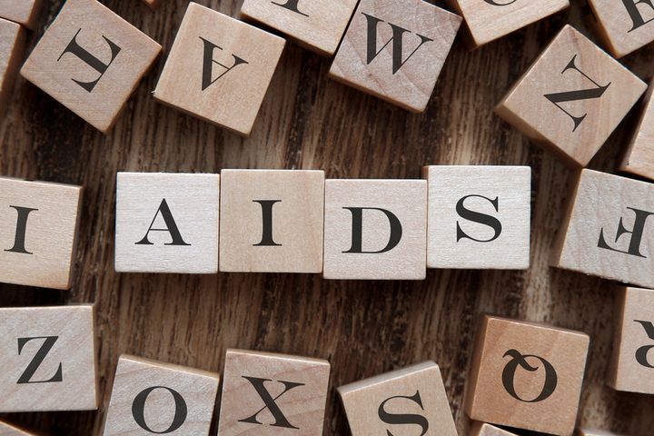 AIDS - objawy, przebieg, drogi zakażenia