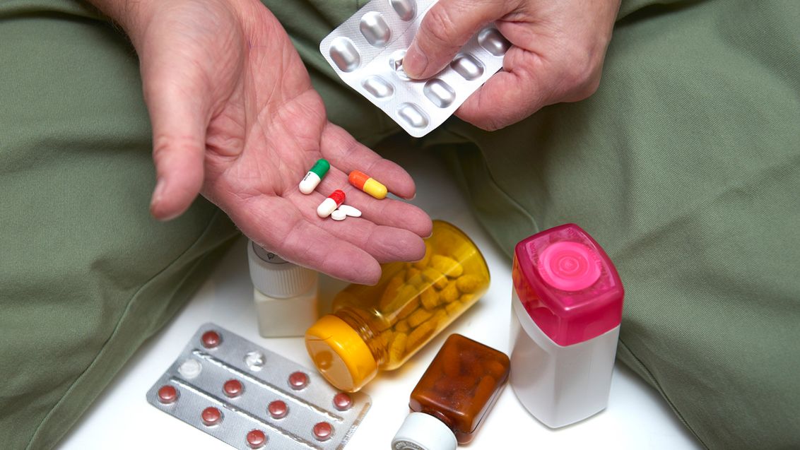 Polacy biorą leki na własną rękę w nadmiarze