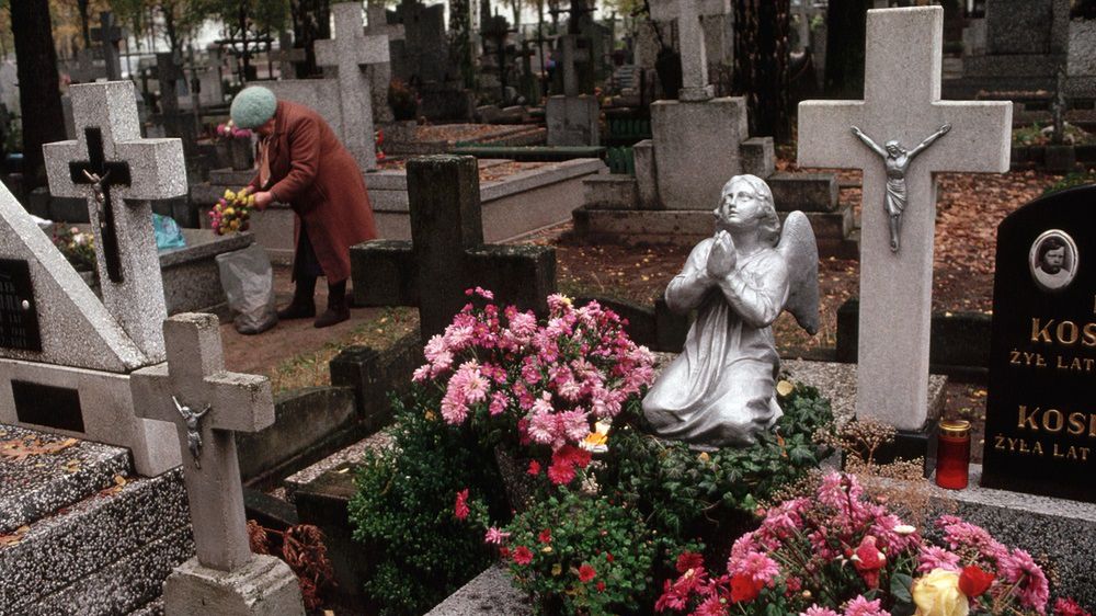 Jakie zachowania na cmentarzu są niedopuszczalne? Istnieje kilka zasad