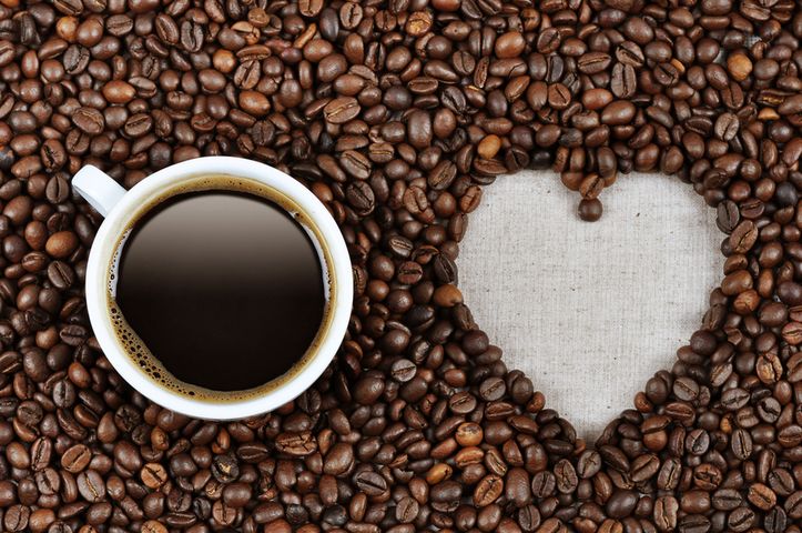 Dobra wiadomość dla kawoszy: kawa nie rujnuje waszego zdrowia!