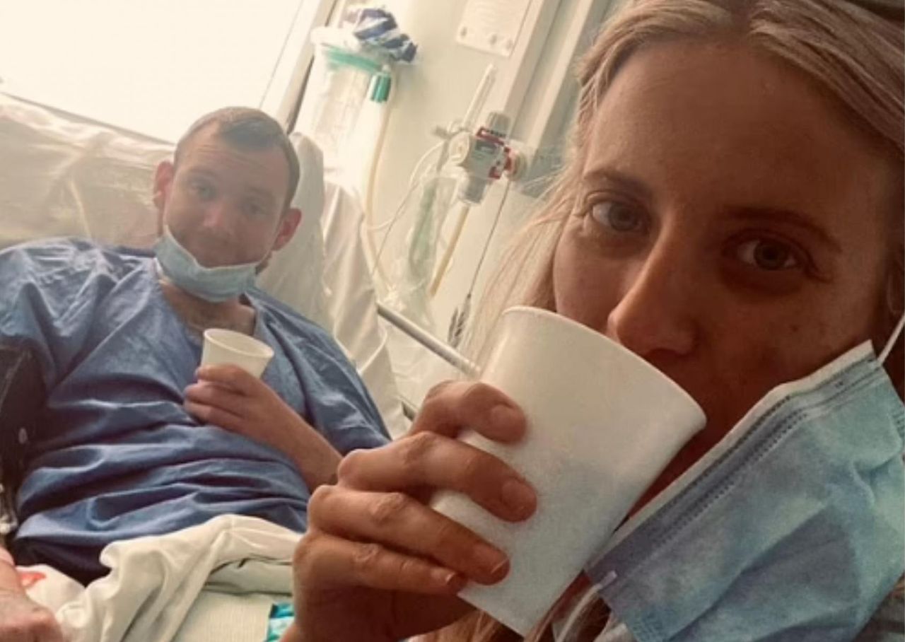 31-latek cierpiał na nocne poty, zmęczenie i bóle pleców. Zdiagnozowanie białaczki zajęło dwa lata