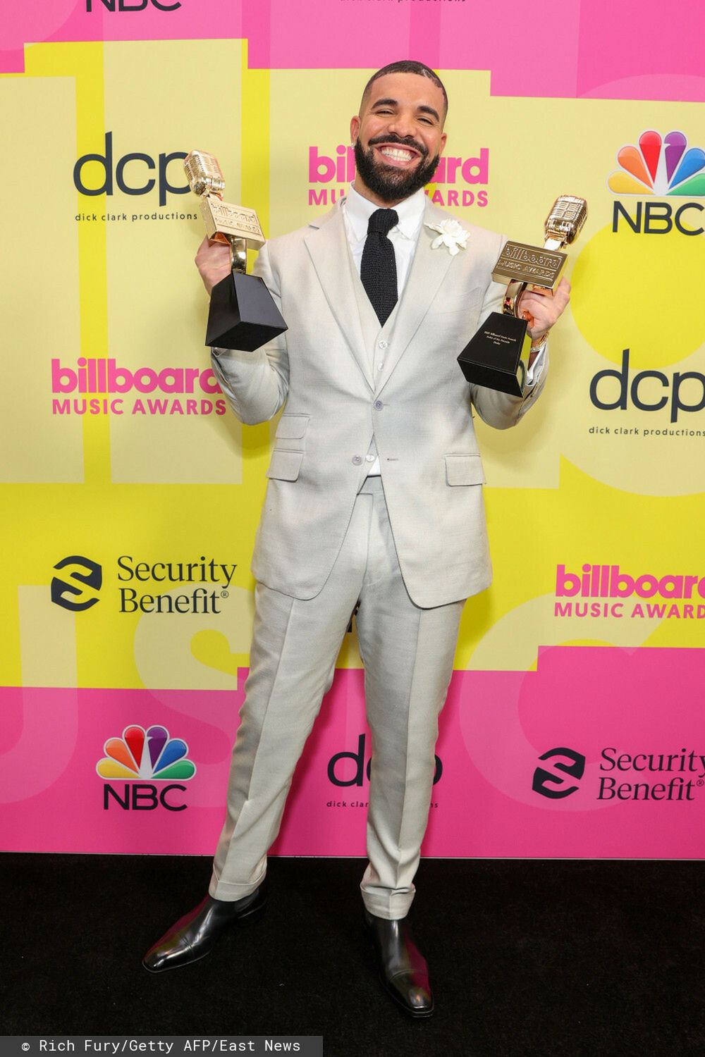 Drake -  Billboard Music Awards 2021, garnitur: Tom Ford