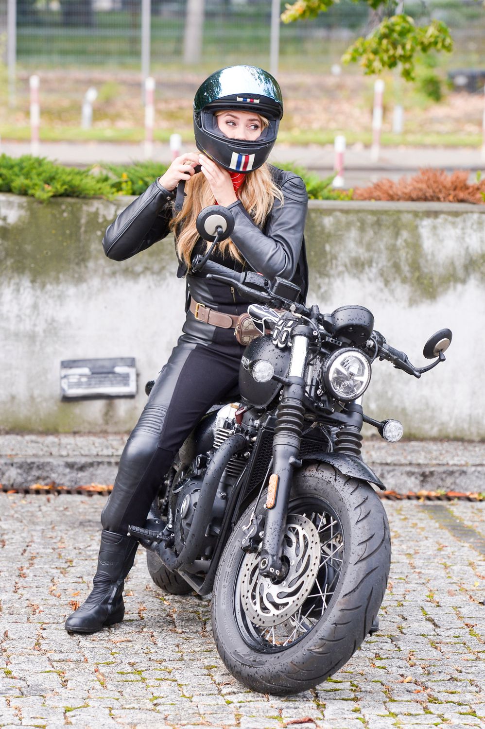 Marcelina Zawadzka na motorze podjechała do pracy