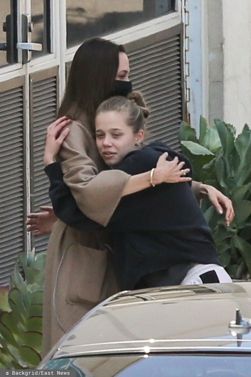 Burbank, CA  - *EXCLUSIVE*  - Angelina Jolie leaves a Burbank hospital and reunites with her kids after the movie star spent nearly 6 hours in the hospital. At around the 4 hour mark, Jolie's kids, Shiloh, Vivienne, and Zahara came to visit their mother. When Angelina met the kids outside of the hospital, the kids rushed to give their mother a warm hug filled with relief.    Pictured: Angelina Jolie    BACKGRID USA 20 AUGUST 2021     USA: +1 310 798 9111 / usasales@backgrid.com    UK: +44 208 344 2007 / uksales@backgrid.com    *UK Clients - Pictures Containing Children  Please Pixelate Face Prior To Publication*