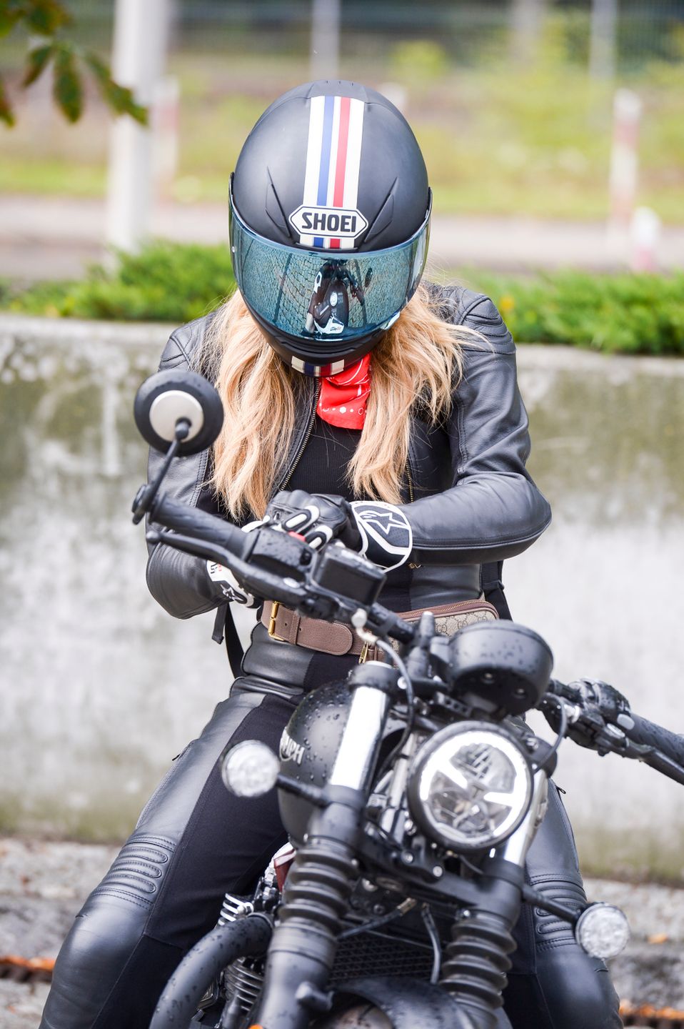 Marcelina Zawadzka na motorze podjechała do pracy