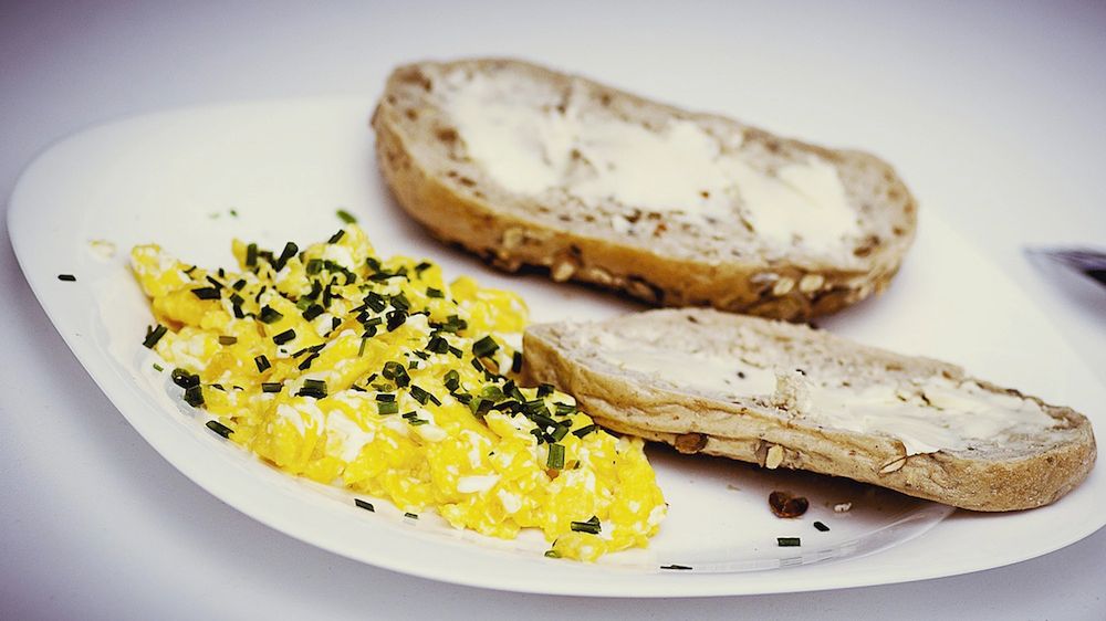 Zdrowy dodatek do kanapki z jajecznicą