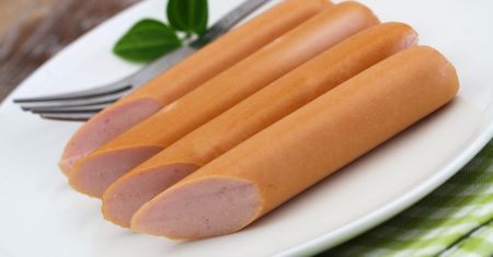 Co się stanie, jeśli będziesz codziennie jeść parówki?