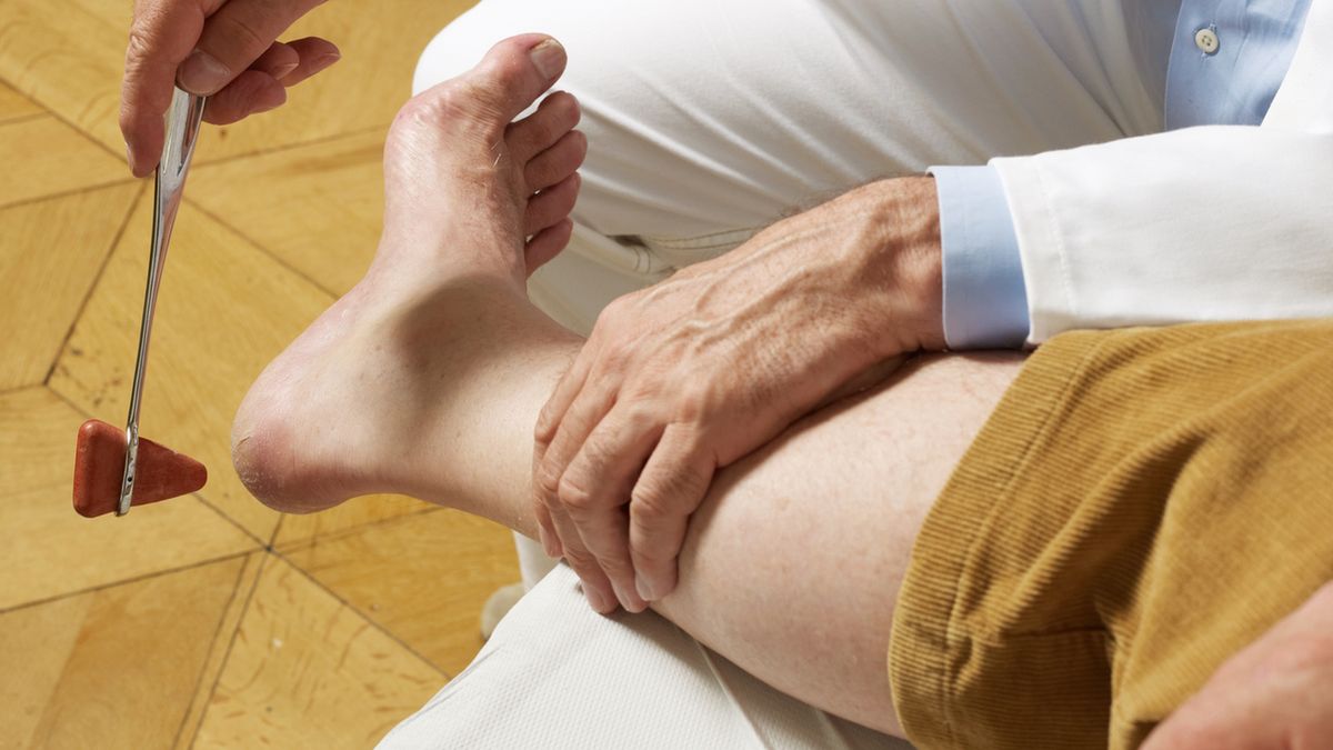 Badanie czucia powierzchownego pozwala ocenić odczuwanie dotyku, bólu i temperatury