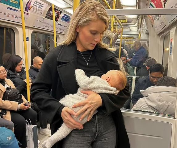 Matka jest wściekła na współpasażerów metra. Nikt nie zwrócił na nią uwagi