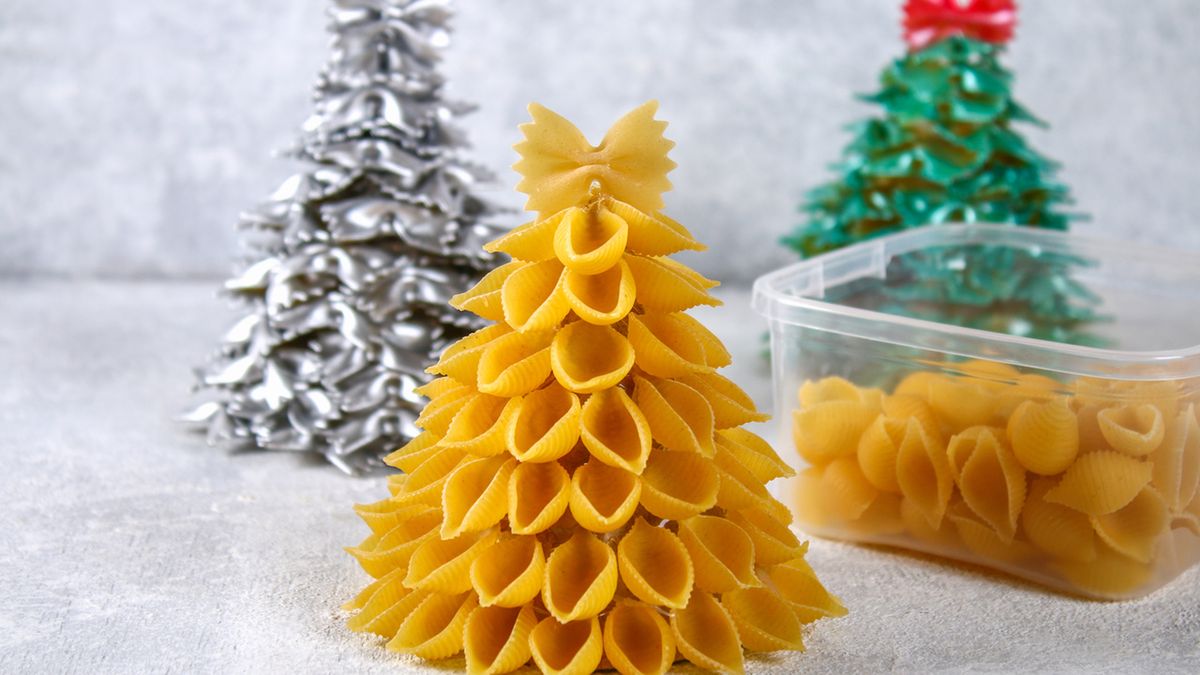 Choinka z makaronu. Jak ją zrobić krok po kroku?